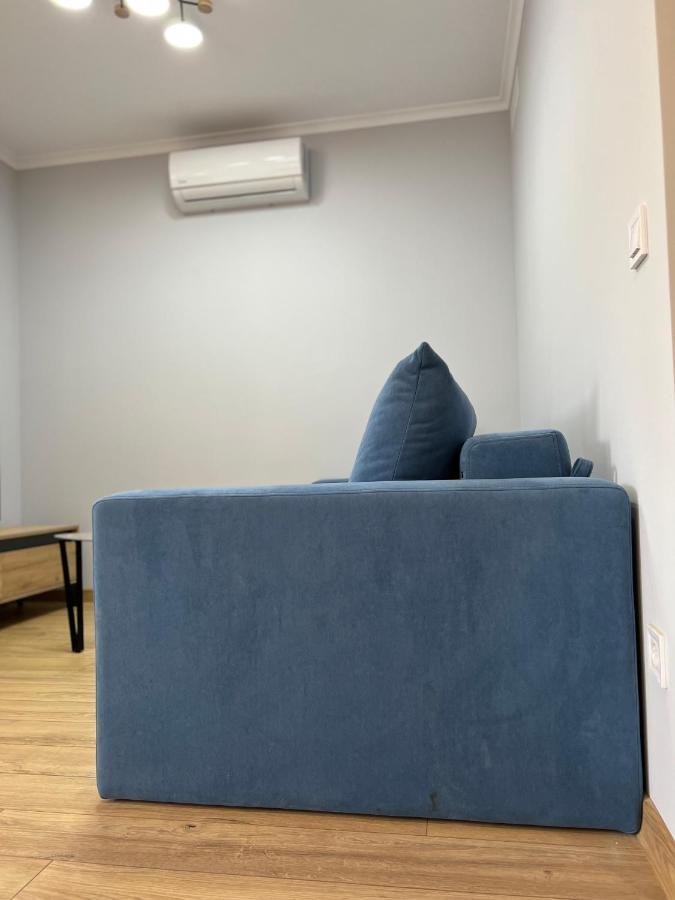 Apartment Comfort For *